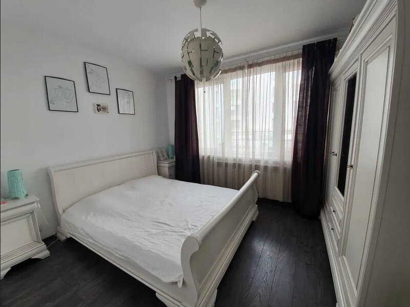 Sala Palatului, Ateneu, vanzare 2 camere, bloc 1960, mobilat modern, et. 4.